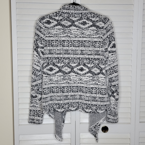 Knox Rose Boho Fuzzy Aztec Pattern Waterfall Drape Front Open Cardigan MEDIUM - Picture 6 of 10